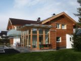 Holzhaus mit Wintergarten