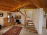 Stiege und Deckenverkleidung aus Holz
