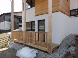 Privathaus mit Holzbalkon